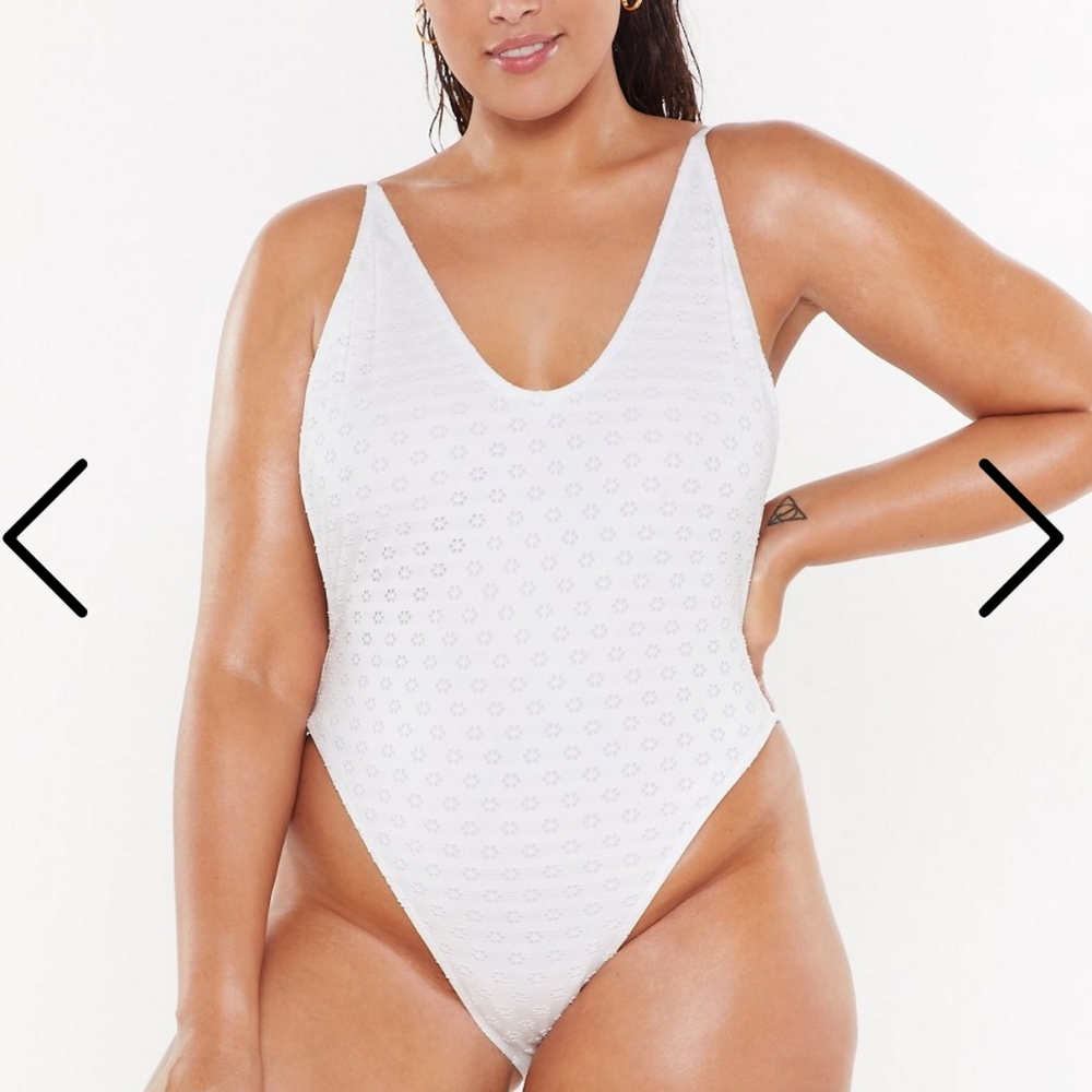 NASTY GAL White Lace‎ High Leg Plunge Swimsuit Size 20